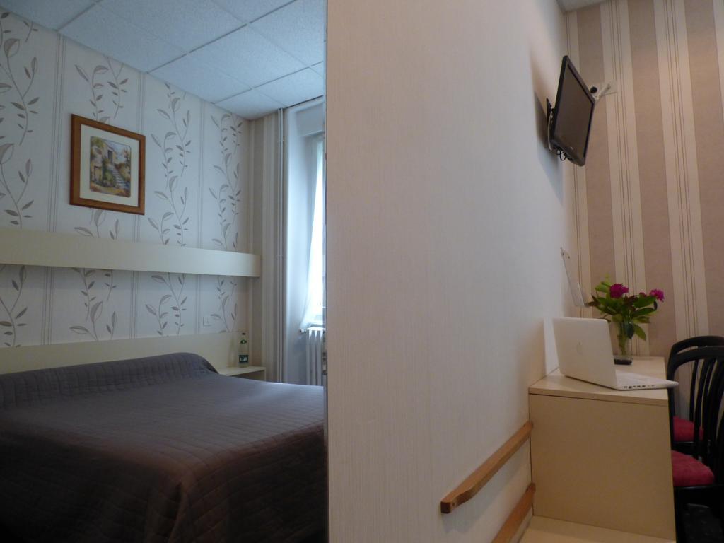 Hotel Saint Jean Vals-les-Bains Exterior photo