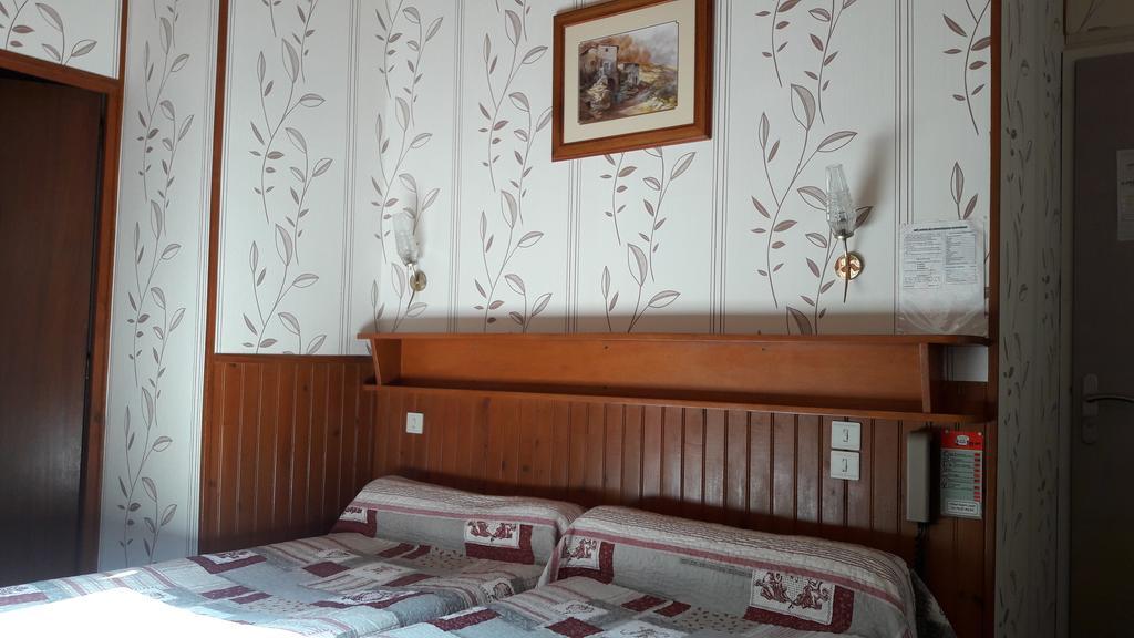 Hotel Saint Jean Vals-les-Bains Room photo